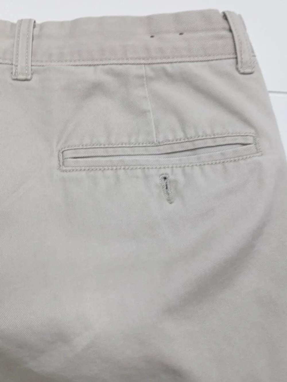 J.Crew Men’s Beige Classic Fit Chino Pants 32x34 Cotton Preppy